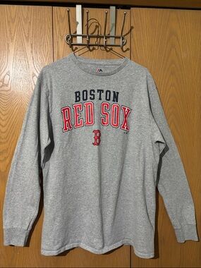 Majestic Boston Red Sox Gray Long Sleeve Tee with Red & Navy Logo men’s large